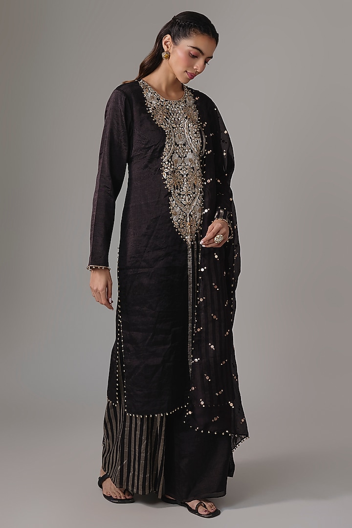 Black Tissue Embroidered Kurta Set by Payal Singhal at Pernia's Pop Up Shop