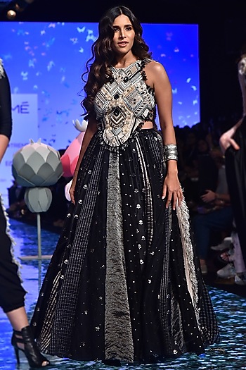Stone Embroidered Blouse With Black Wedding Lehenga by Payal Singhal at Pernia's Pop Up Shop