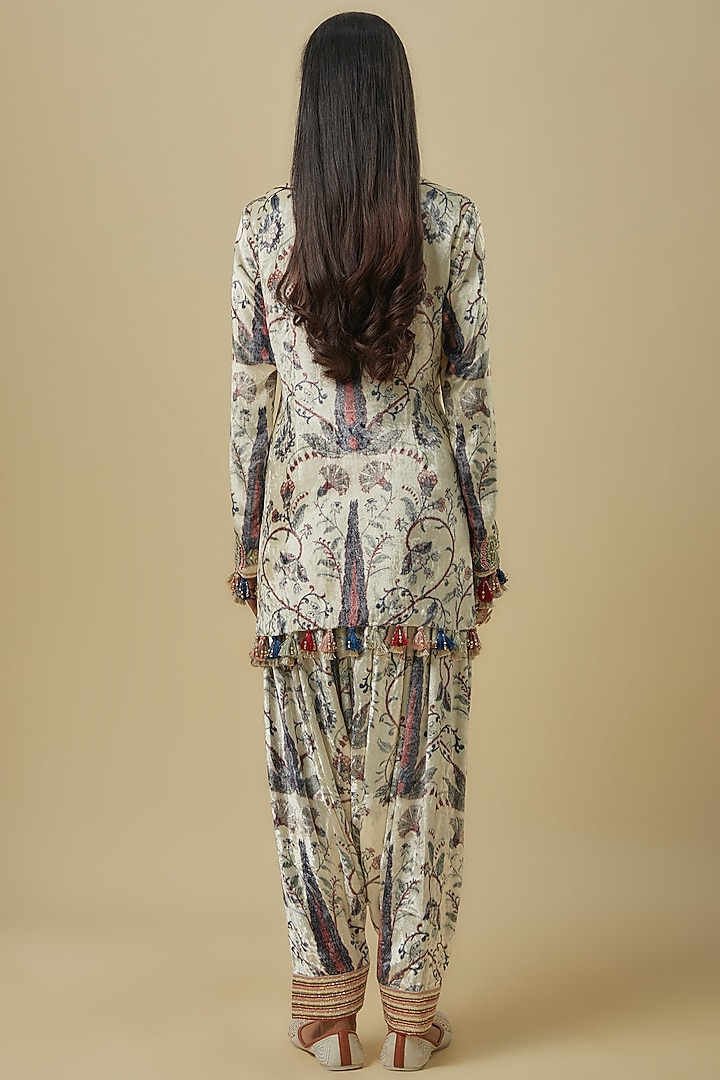 Blue Velvet Digital Printed & Hand Embroidered Kurta Set by Payal Singhal at Pernia's Pop Up Shop