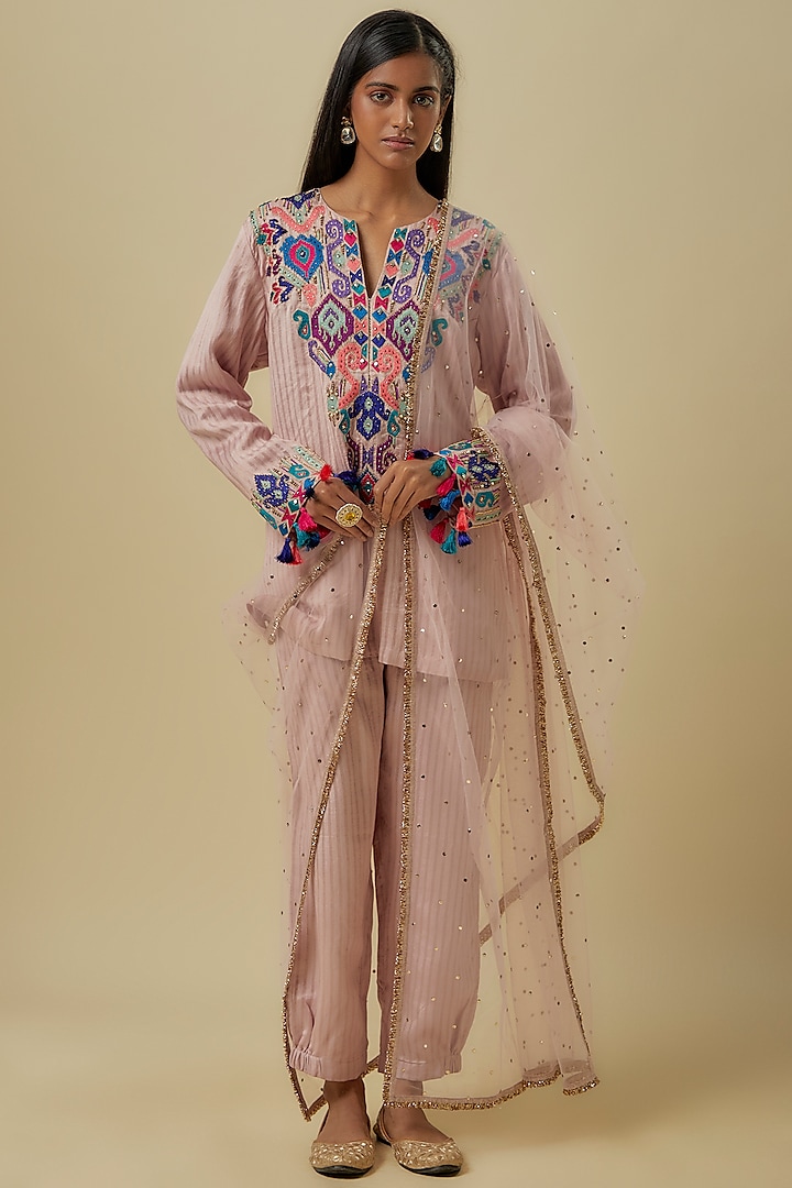 Onion Pink Chanderi Hand Embroidered Short Kurta Set by Payal Singhal at Pernia's Pop Up Shop