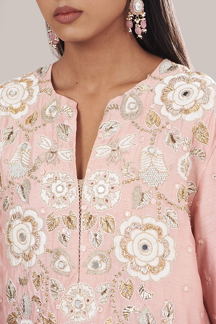 Blush Pink Bandhani Embroidered Kurta Set by Payal Singhal at Pernia's Pop Up Shop