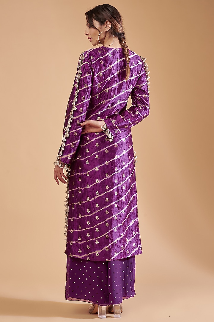 Purple Leheriya Silk Hand Embroidered Kurta Set by Payal Singhal at Pernia's Pop Up Shop