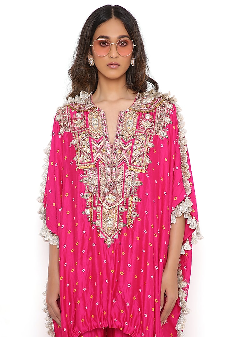 Pink Bandhani Silk Embroidered Kurta Set by Payal Singhal at Pernia's Pop Up Shop