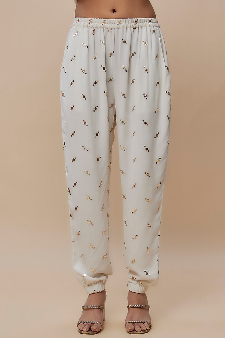 White Mukaish Georgette Hand Embroidered High-Low Kurta Set by Payal Singhal at Pernia's Pop Up Shop