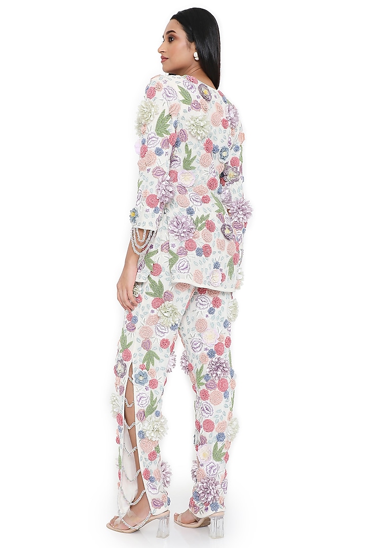 Off-White Georgette Embroidered Short Kurta Set by Payal Singhal at Pernia's Pop Up Shop