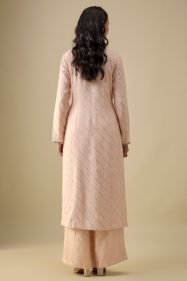 Blush Pink Dola Silk Hand Embroidered Kurta Set by Payal Singhal at Pernia's Pop Up Shop