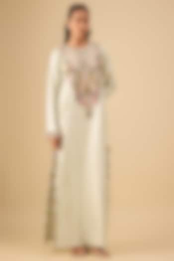Off-White Dola Silk Zig-Zag Embroidered Kaftan by Payal Singhal at Pernia's Pop Up Shop