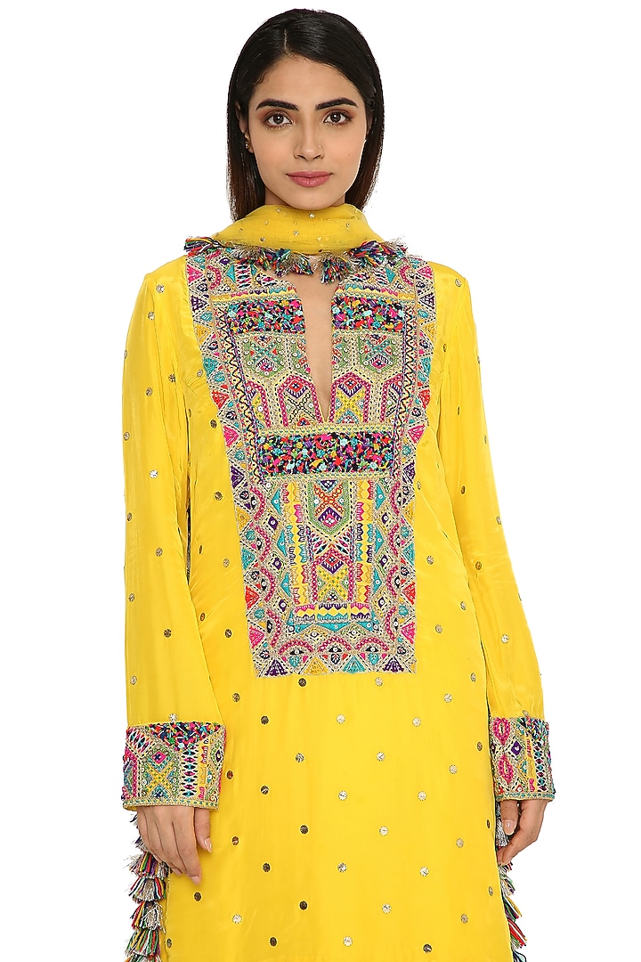 Dandelion Yellow Embroidered Kurta Set by Payal Singhal at Pernia's Pop Up Shop