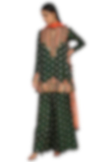 Emerald Green Embroidered Kurta Set by Payal Singhal at Pernia's Pop Up Shop