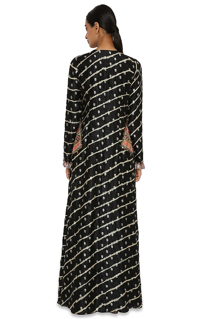 Black Embroidered Long Kurta Set by Payal Singhal at Pernia's Pop Up Shop