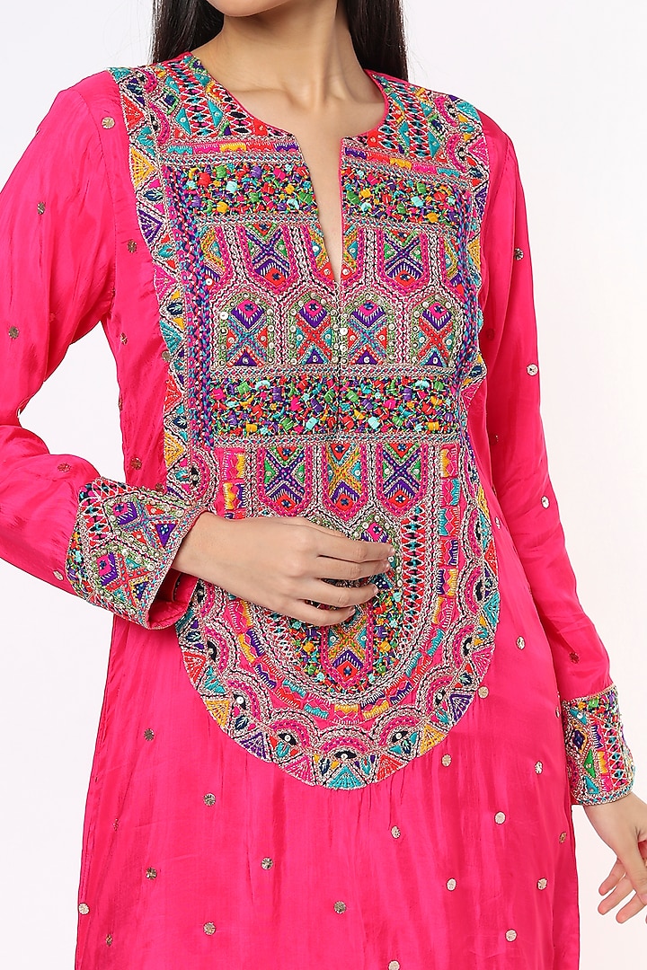 Hot Pink Embroidered Kaftan by Payal Singhal at Pernia's Pop Up Shop
