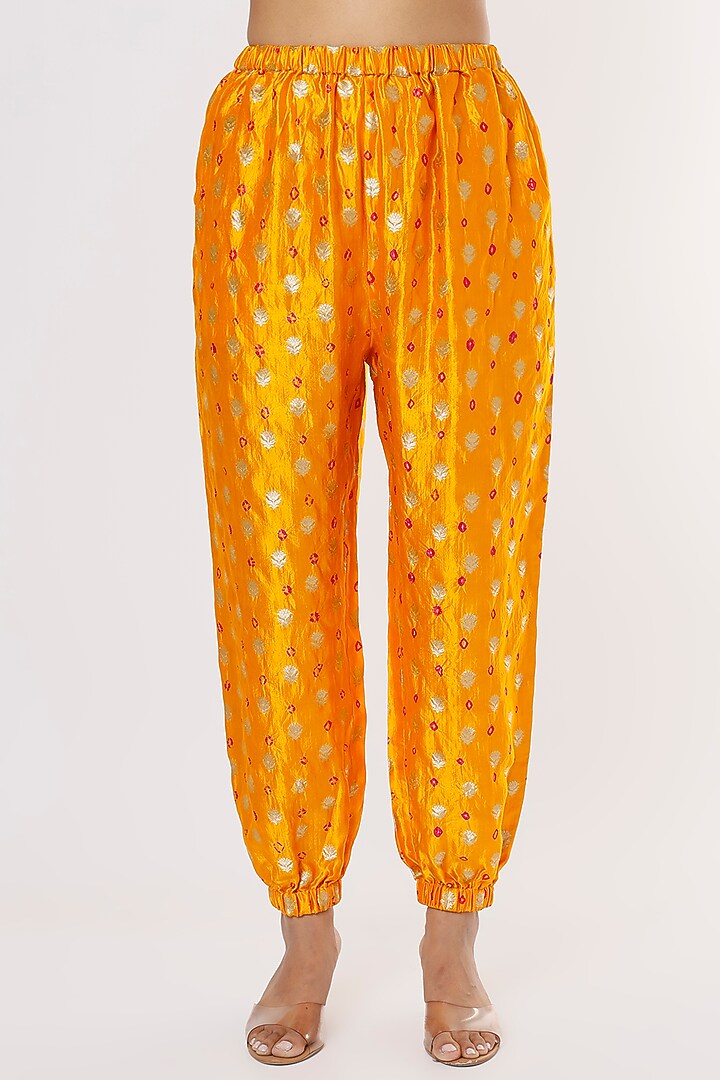 Spectra Yellow Embroidered High-Low Kaftan Set by Payal Singhal at Pernia's Pop Up Shop
