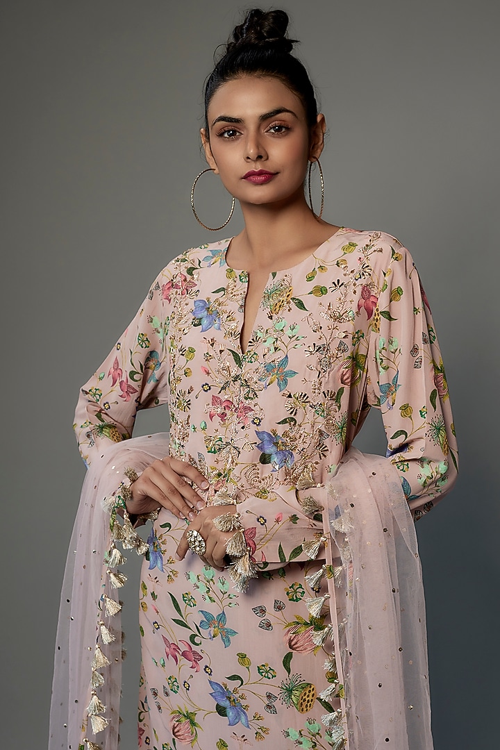 Rose Pink Crepe Embroidered Kurta Set by Payal Singhal at Pernia's Pop Up Shop
