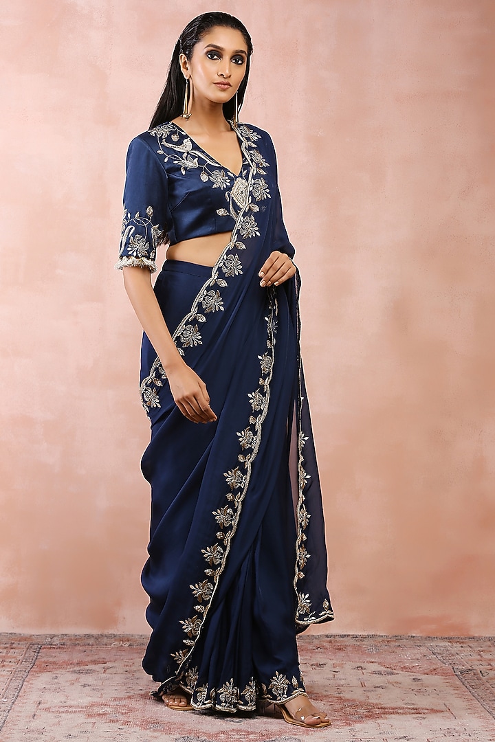 Navy Organza Pre-Stitched Reception Saree Set by Payal Singhal at Pernia's Pop Up Shop