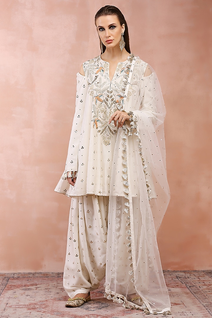 Off-White Silk Mul Embroidered Kurta Set by Payal Singhal at Pernia's Pop Up Shop