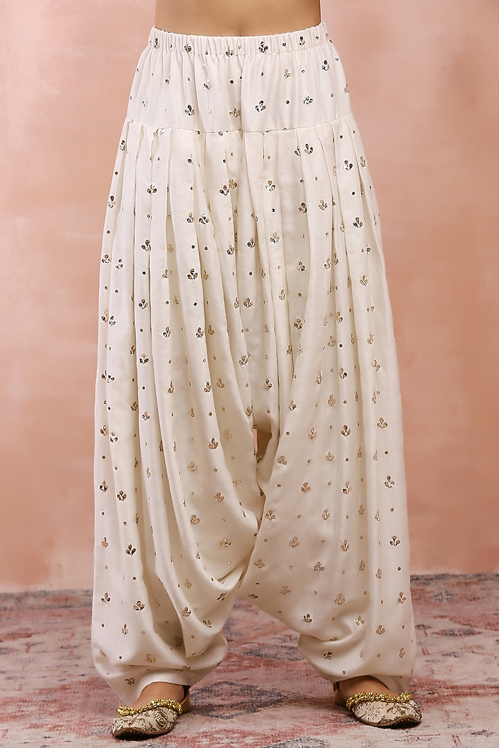 Off-White Silk Mul Embroidered Kurta Set by Payal Singhal at Pernia's Pop Up Shop