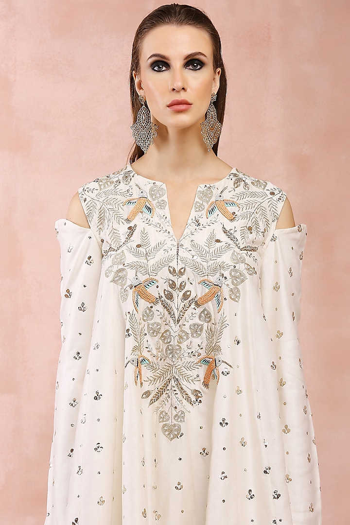 Off-White Silk Mul Embroidered Kurta Set by Payal Singhal at Pernia's Pop Up Shop