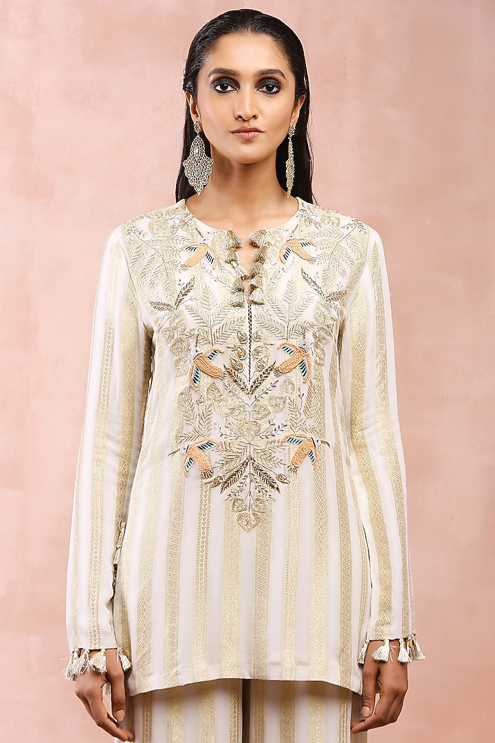 Off-White Banarasi Georgette Embroidered Kurta Set by Payal Singhal at Pernia's Pop Up Shop