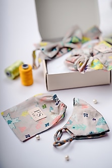 Lavender & Grey Mask Gift Hamper (Set Of 4) by PAYAL SINGHAL ACCESSORIES-ACCESSORIES AS GIFTS