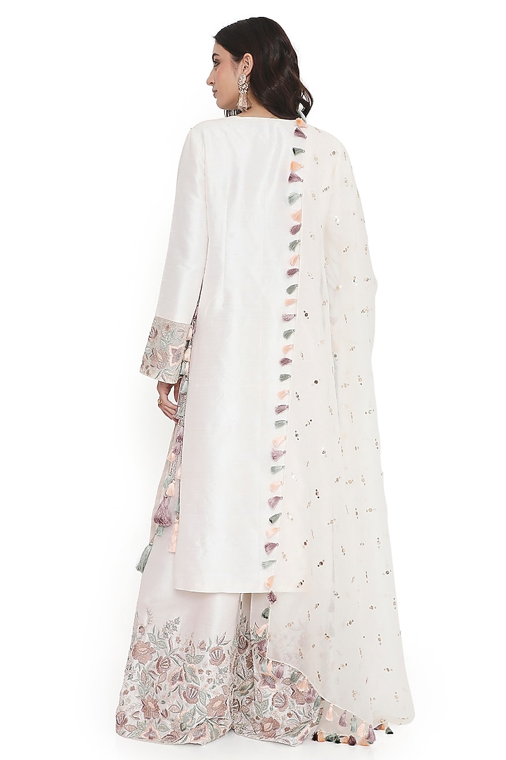 Ivory Dupion Silk Embroidered Kurta Set by Payal Singhal at Pernia's Pop Up Shop