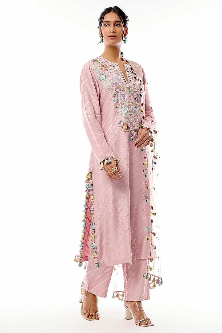 Lilac Dola Silk Resham Embroidered Kurta Set by Payal Singhal at Pernia's Pop Up Shop