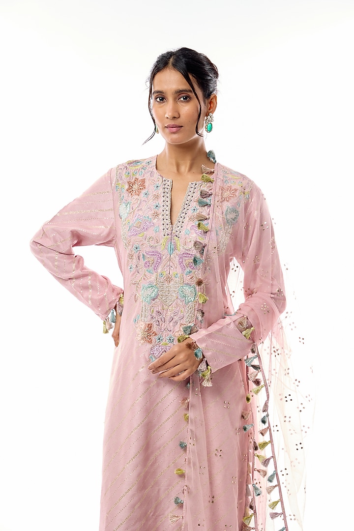 Lilac Dola Silk Resham Embroidered Kurta Set by Payal Singhal at Pernia's Pop Up Shop