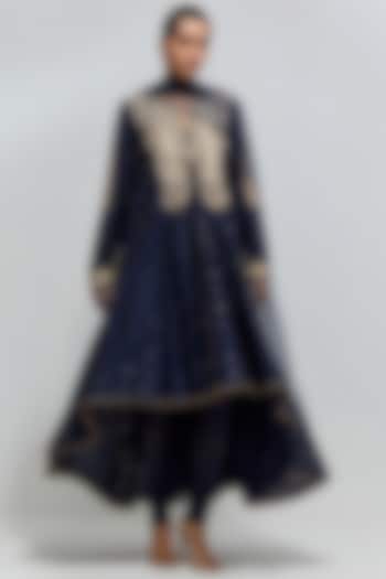 Navy Blue Mukaish Silkmul Embroidered High-Low Bridal Anarkali Set by Payal Singhal at Pernia's Pop Up Shop