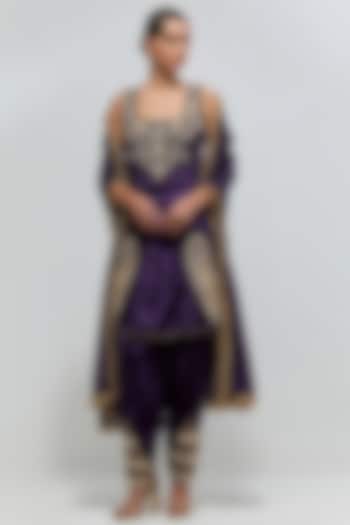 Purple Velvet Embroidered Kurta Set by Payal Singhal at Pernia's Pop Up Shop