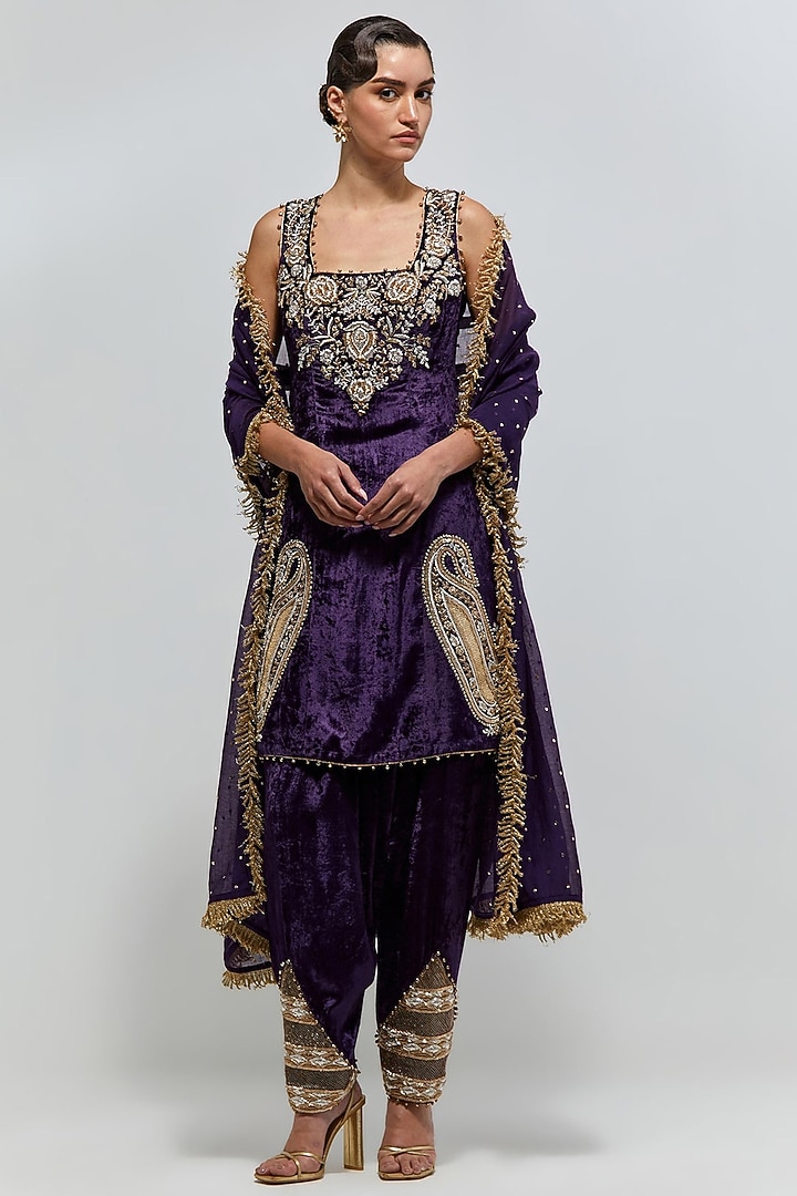 Purple Velvet Embroidered Kurta Set by Payal Singhal at Pernia's Pop Up Shop