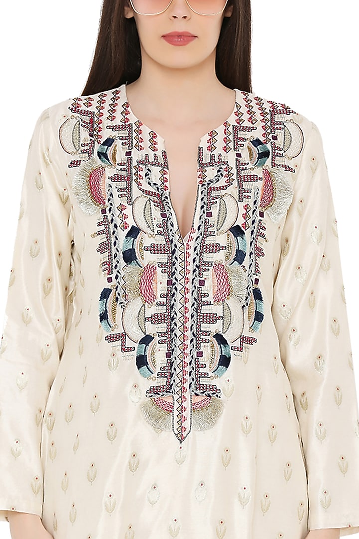 Cream Embroidered Banarasi Silk Kurta Set by Payal Singhal at Pernia's Pop Up Shop