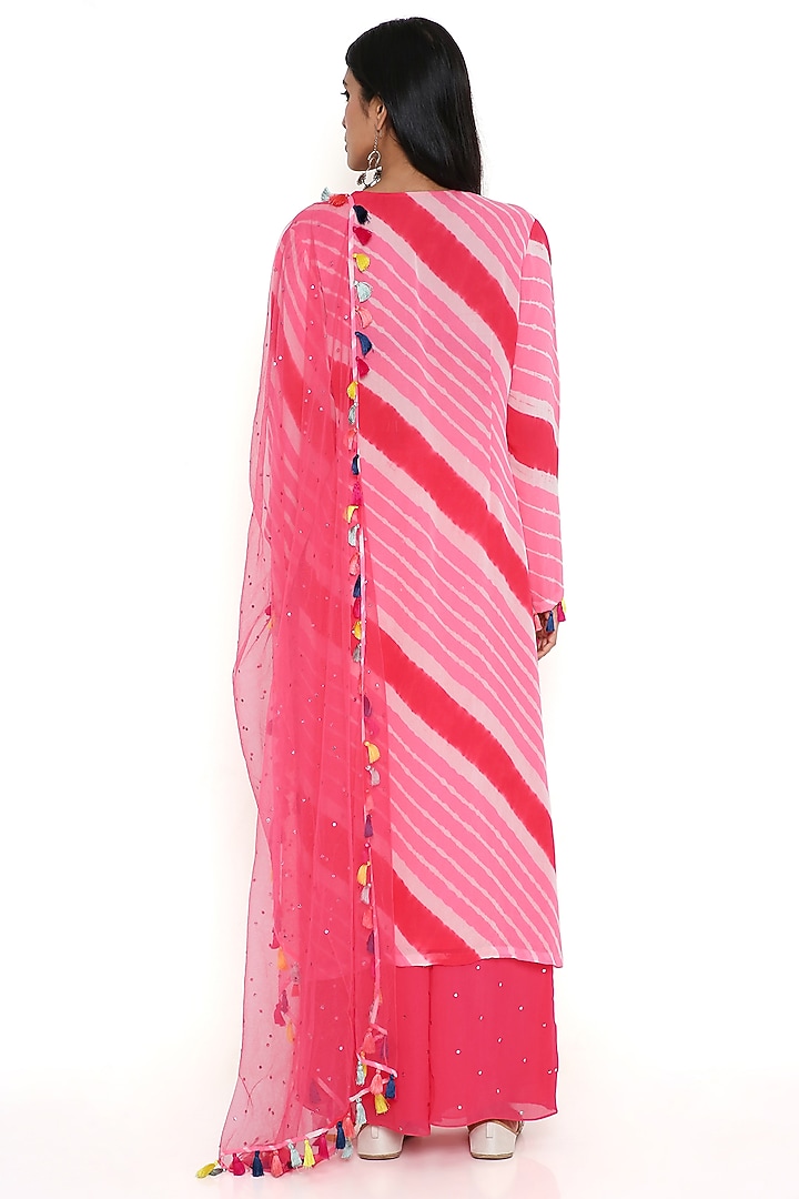Coral & Pink Georgette Bandhani Leheriya Kurta Set by Payal Singhal at Pernia's Pop Up Shop