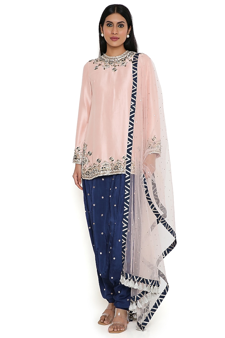 Rose Pink Silk Embroidered Kurta Set by Payal Singhal at Pernia's Pop Up Shop