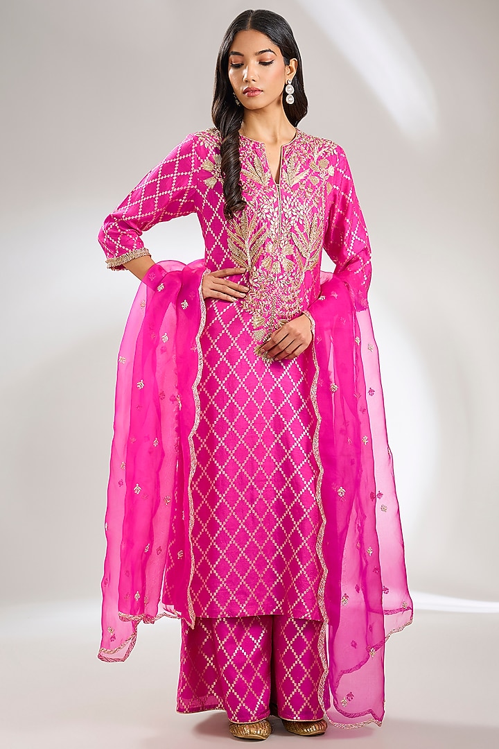 Hot Pink Dola Silk Hand Embroidered Kurta Set by Payal Singhal at Pernia's Pop Up Shop