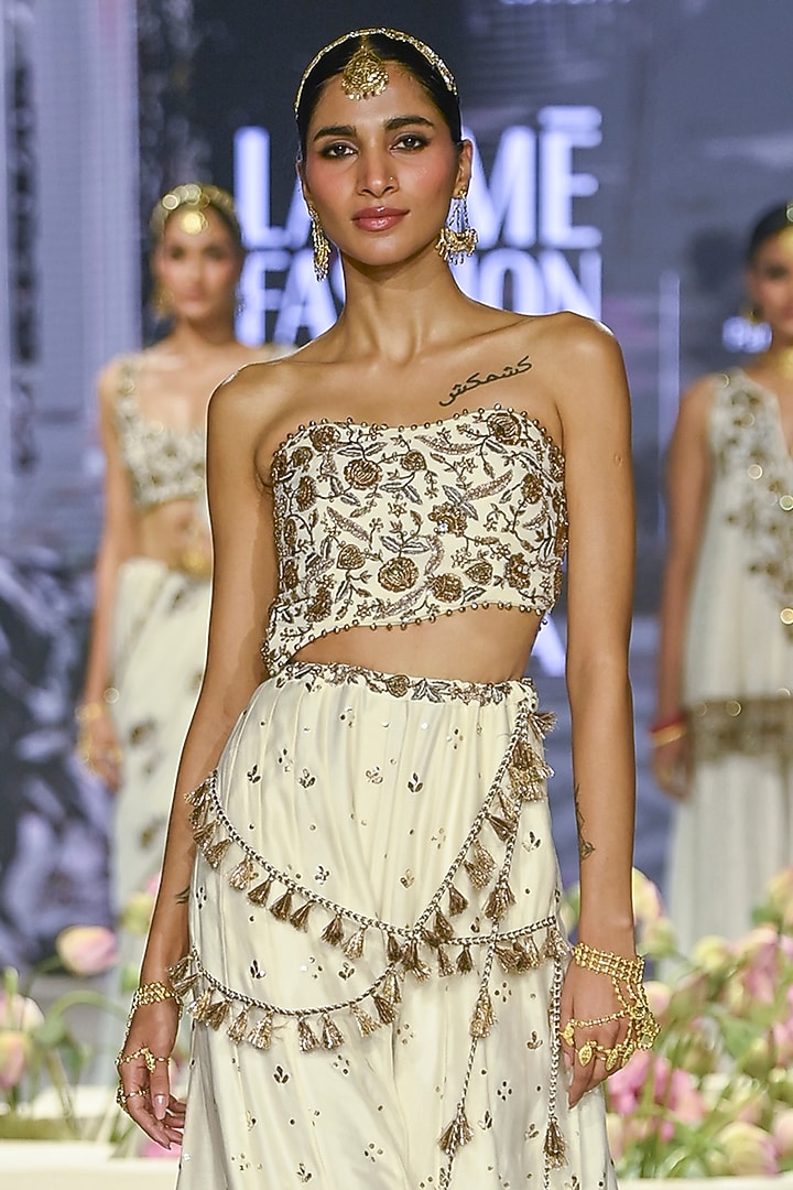 Off-White Mukaish Silk mul Embroidered Bridal Sharara Set by Payal Singhal at Pernia's Pop Up Shop