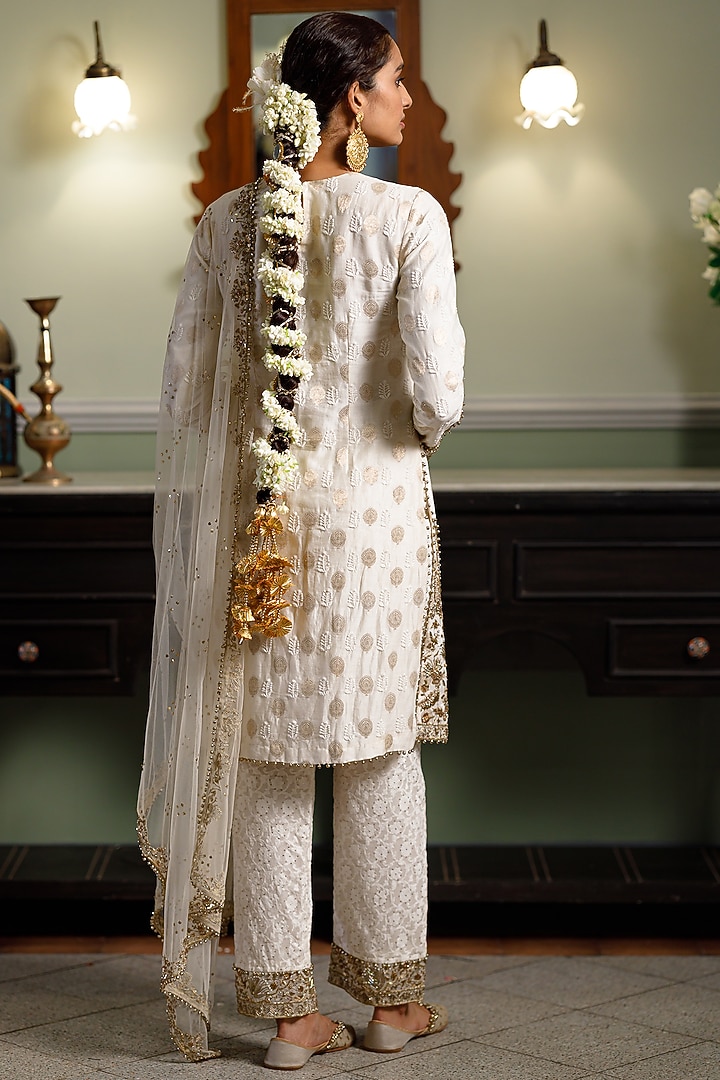 Off-White Silk Chanderi Brocade Embroidered Kurta Set by Payal Singhal at Pernia's Pop Up Shop