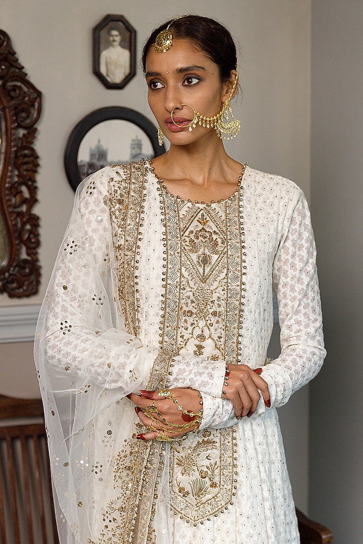 Off-White Katarwa Georgette Bridal Anarkali Set by Payal Singhal at Pernia's Pop Up Shop