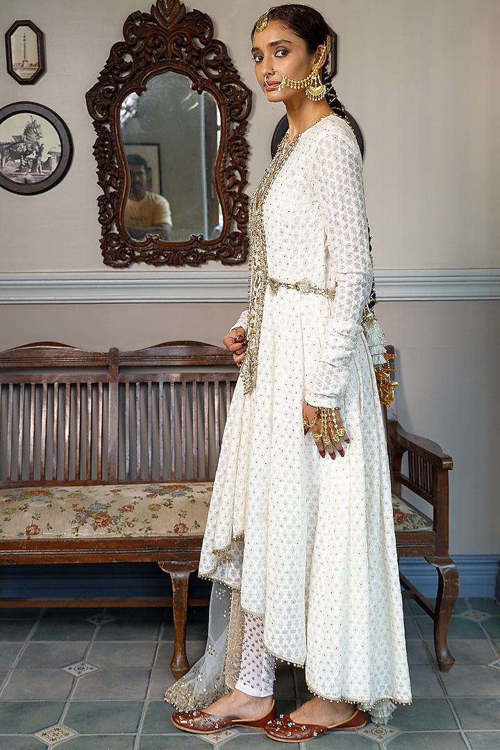 Off-White Katarwa Georgette Bridal Anarkali Set by Payal Singhal at Pernia's Pop Up Shop