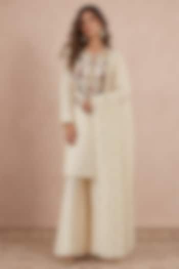 Off-White Silk Resham Embroidered Kurta Set by Payal Singhal at Pernia's Pop Up Shop