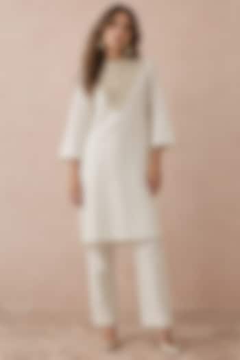 Off-White Brocade Banarasi Kurta Set by Payal Singhal at Pernia's Pop Up Shop