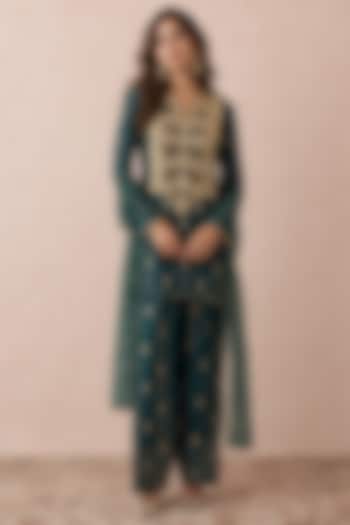 Emerald Green Silk Mirror Embroidered Kurta Set by Payal Singhal at Pernia's Pop Up Shop
