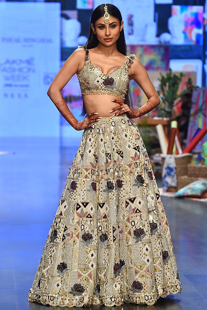 Off-White Embroidered Bridal Lehenga Set by Payal Singhal at Pernia's Pop Up Shop