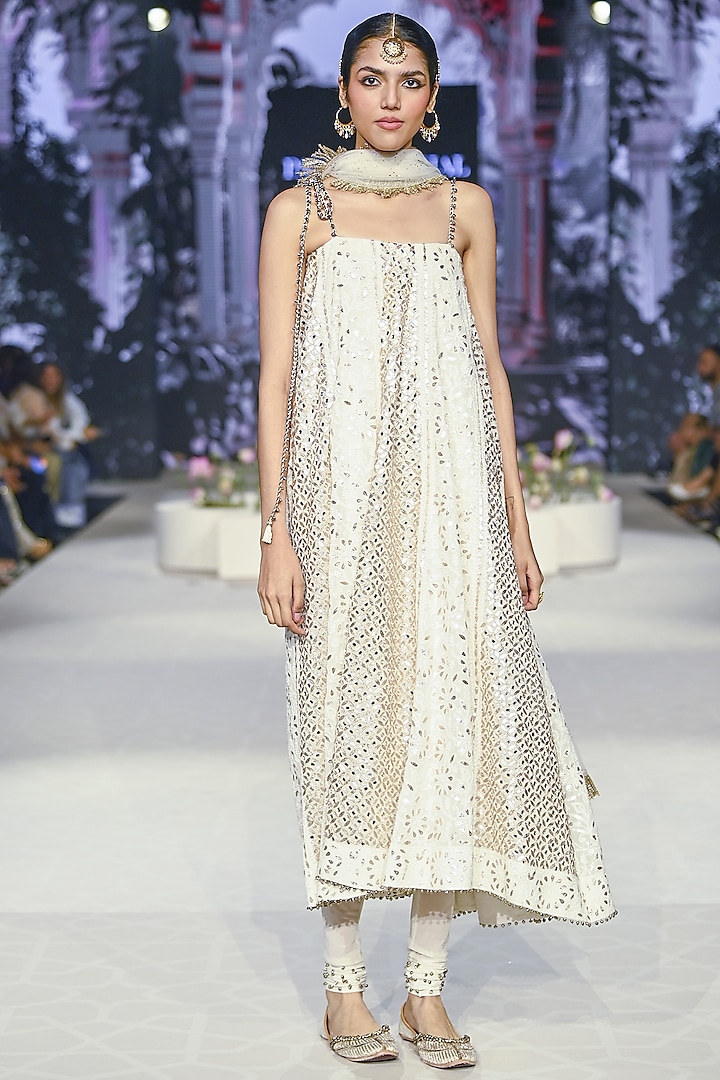 Off-White Chikankari Gota Georgette Tube Anarkali Set by Payal Singhal at Pernia's Pop Up Shop