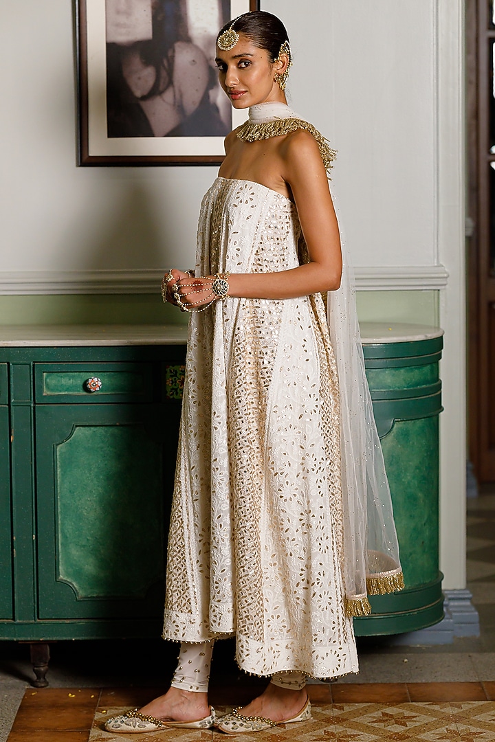 Off-White Chikankari Gota Georgette Tube Bridal Anarkali Set by Payal Singhal at Pernia's Pop Up Shop