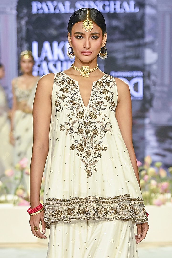 Off-White Mukaish Silkmul Embroidered Bridal Sharara Set by Payal Singhal at Pernia's Pop Up Shop