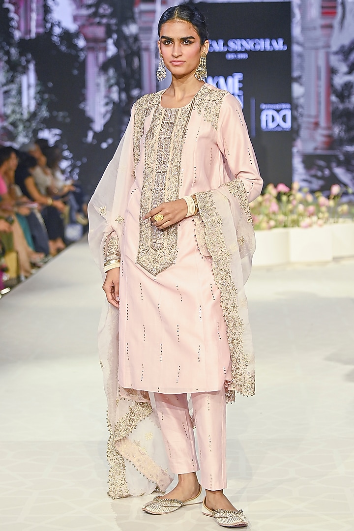 Blush Pink Mukaish Silk Mul Embroidered Kurta Set by Payal Singhal at Pernia's Pop Up Shop