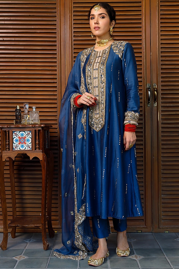 Navy Mukaish Silk Mul Embroidered Kurta Set by Payal Singhal at Pernia's Pop Up Shop
