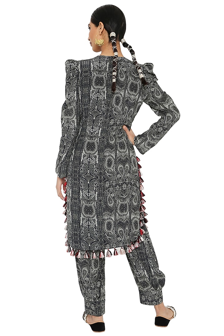 Black & White Crepe Kurta Set by Payal Singhal at Pernia's Pop Up Shop