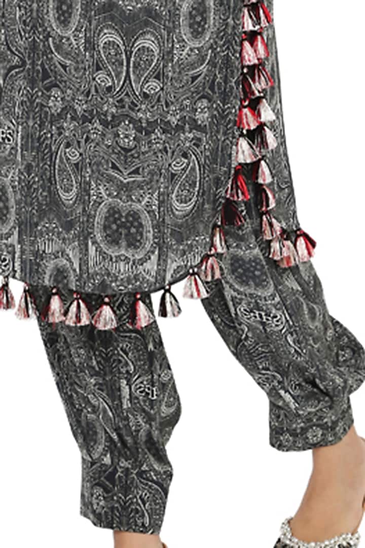 Black & White Crepe Kurta Set by Payal Singhal at Pernia's Pop Up Shop