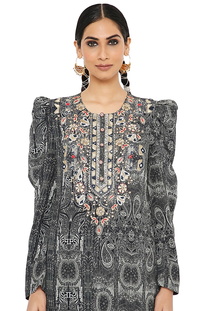 Black & White Crepe Kurta Set by Payal Singhal at Pernia's Pop Up Shop