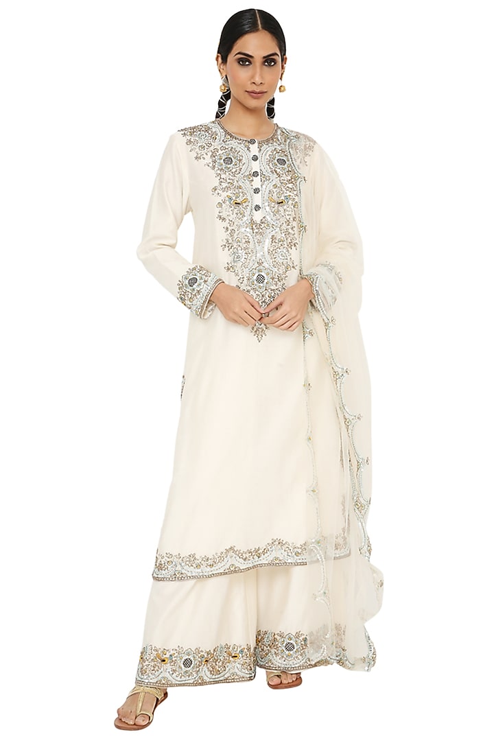 Off-White Embroidered Kurta Set by Payal Singhal at Pernia's Pop Up Shop